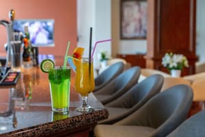 thumbnail: Bar (on property)