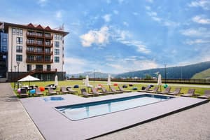 thumbnail: Outdoor pool