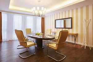 thumbnail: In-room business center