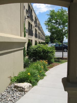 thumbnail: Exterior