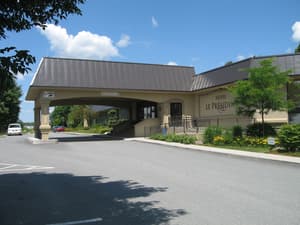 thumbnail: Exterior