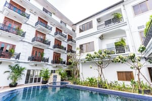 thumbnail: Outdoor pool