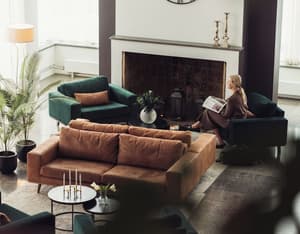 thumbnail: Lobby sitting area