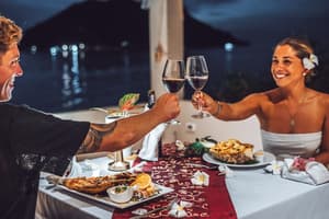thumbnail: Couples dining