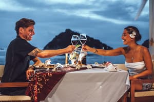 thumbnail: Couples dining