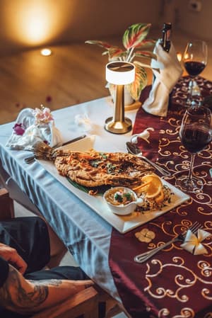thumbnail: Couples dining