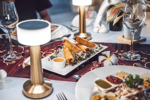 thumbnail: Couples dining