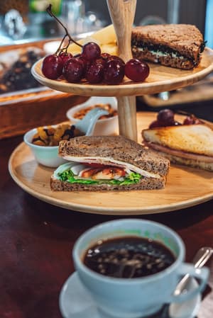 thumbnail: Cafe