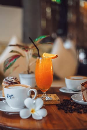 thumbnail: Cafe