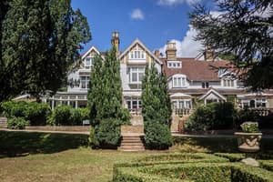 thumbnail: Front of property