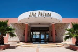 thumbnail: Property entrance