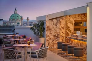 thumbnail: Bar (on property)