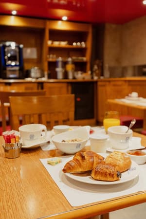 thumbnail: Breakfast area