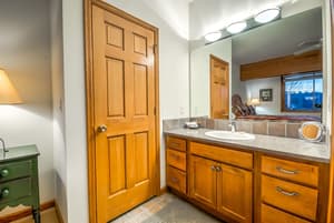 thumbnail: Bathroom sink