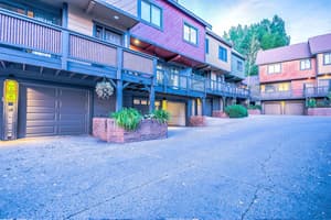 thumbnail: Front of property
