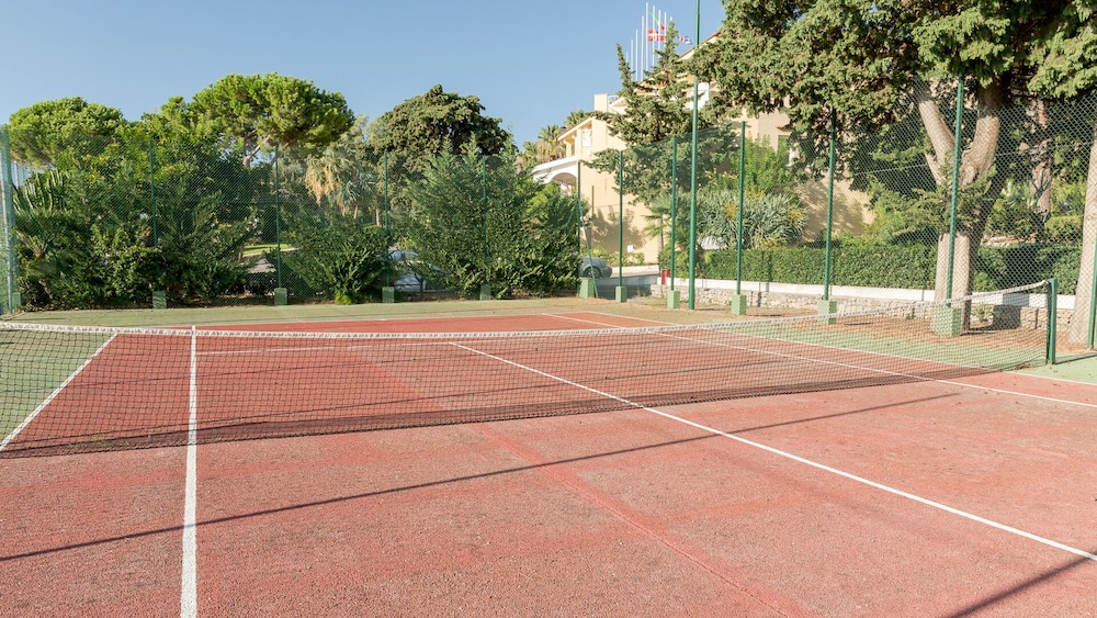 Sport court