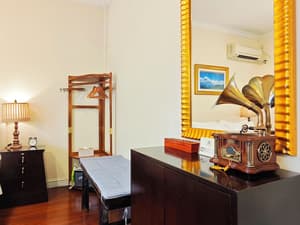 thumbnail: Room