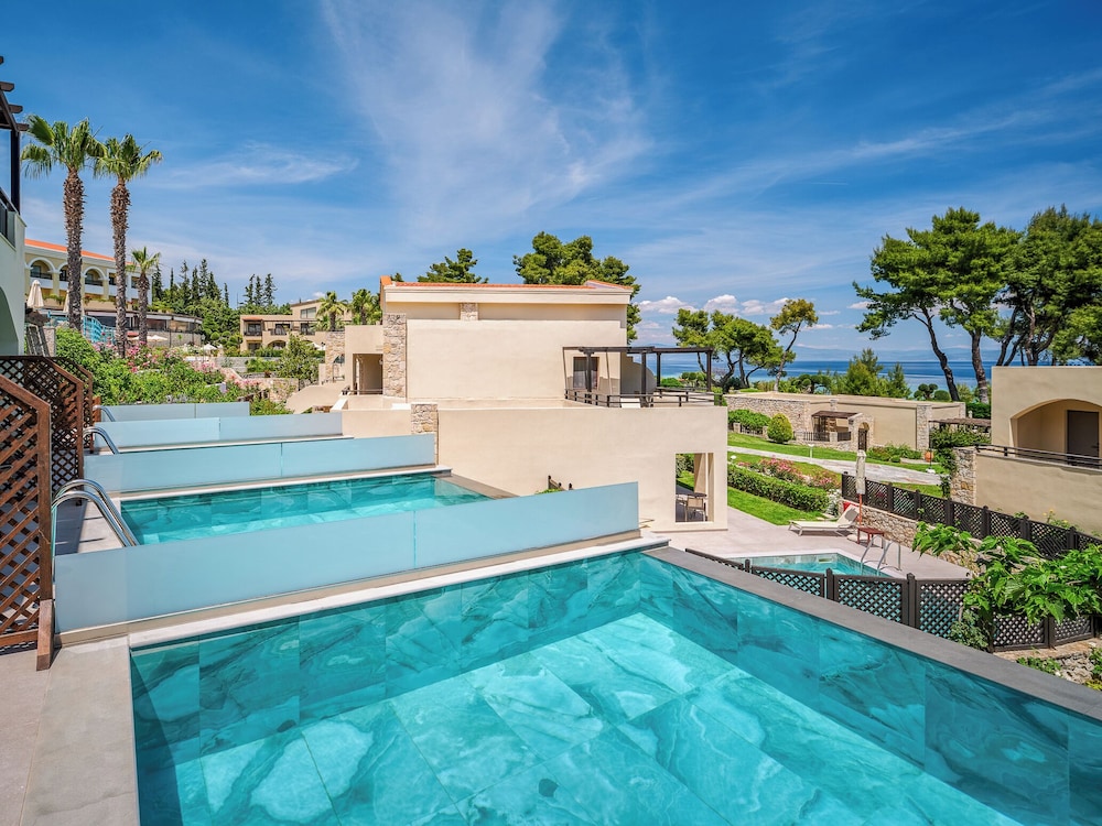 Private pool