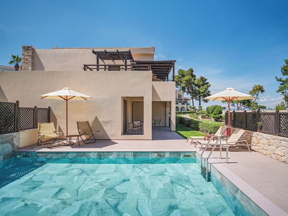 Private pool