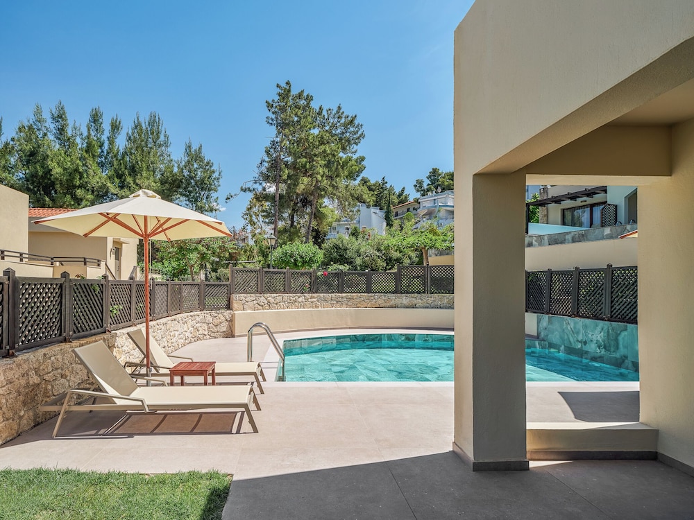 Private pool