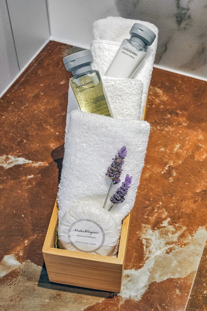 Bathroom amenities