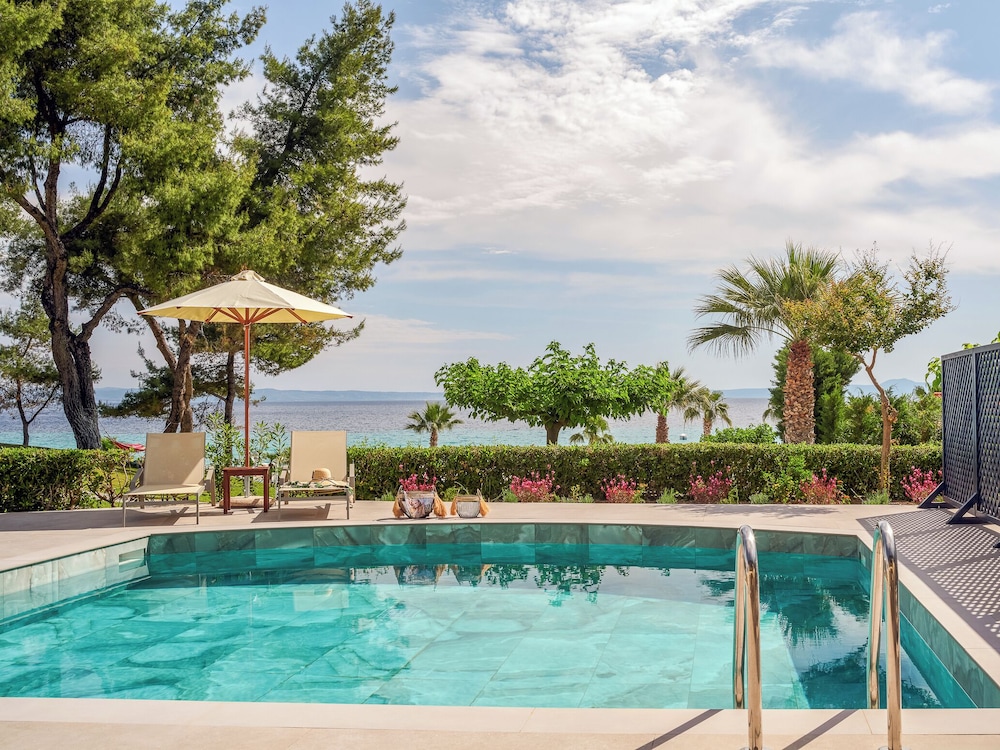 Private pool