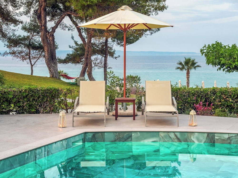 Private pool