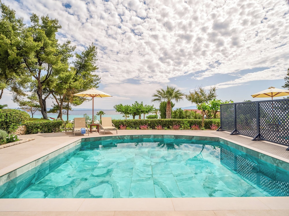 Private pool