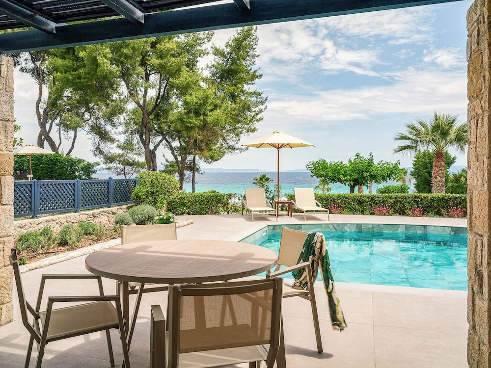 Private pool