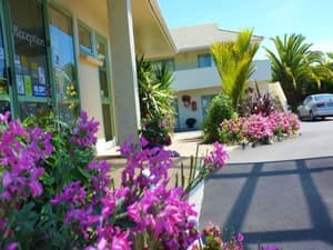 thumbnail: Exterior detail