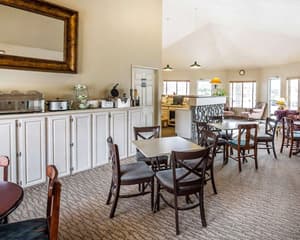 thumbnail: Breakfast area