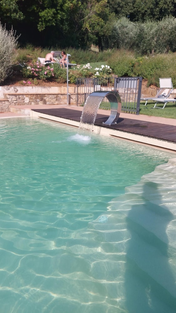 Pool waterfall