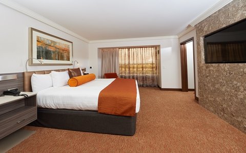 Deluxe Two Bay Suite