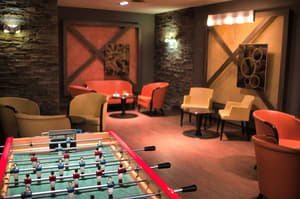 thumbnail: Bar (on property)