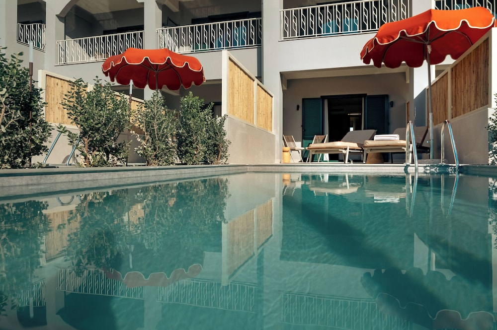Private pool
