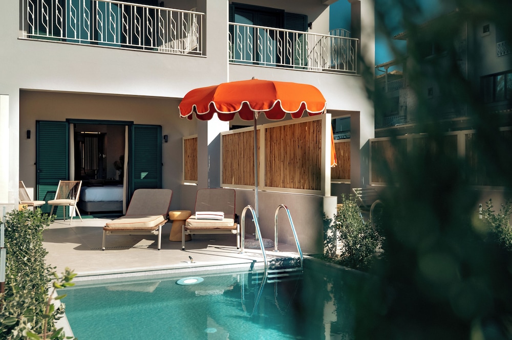Private pool
