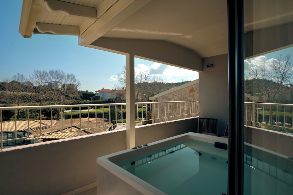 Private pool