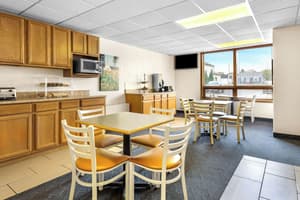 thumbnail: Breakfast area