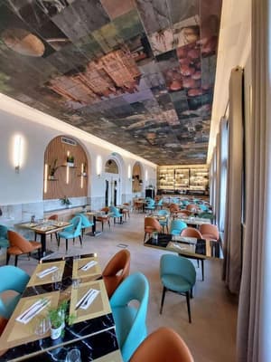 thumbnail: Restaurant