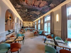 thumbnail: Restaurant
