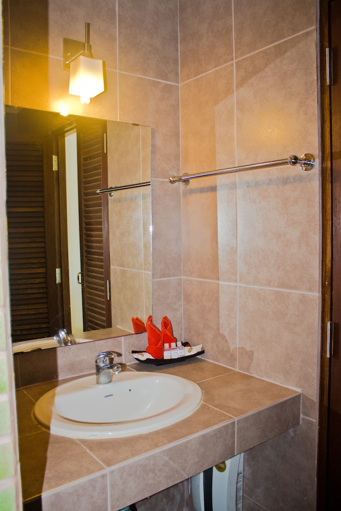 Bathroom sink