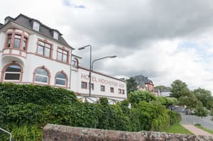 thumbnail: Front of property