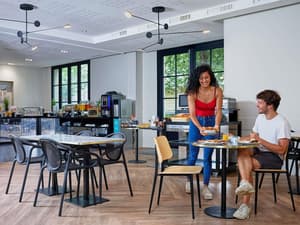 thumbnail: Breakfast area