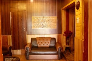 thumbnail: Lobby sitting area