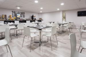thumbnail: Restaurant