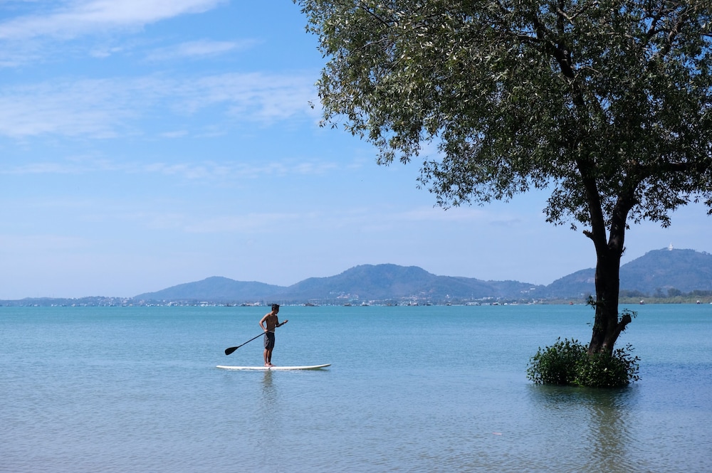 Surfing/boogie boarding