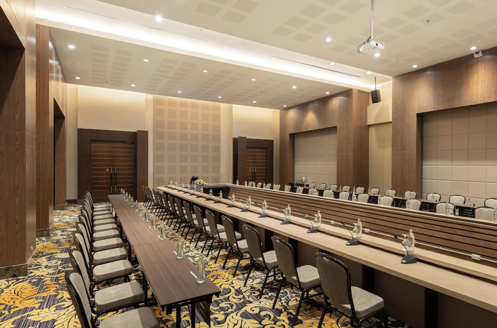 Meeting facility