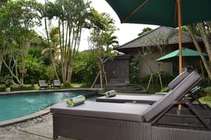 thumbnail: Outdoor pool