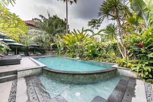 thumbnail: Outdoor pool