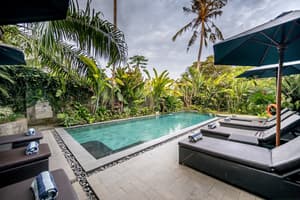 thumbnail: Outdoor pool